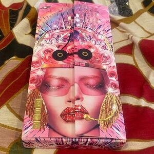 Pat McGrath Vibrant Pink and Gold Artistic eye shadow palette